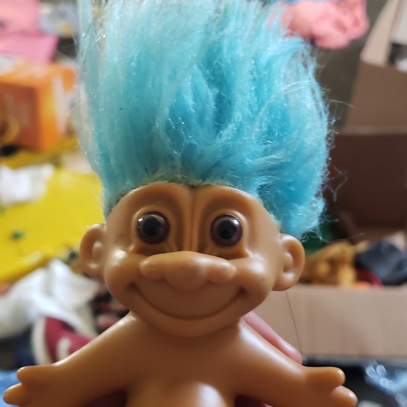 2 Trolls - Picture 4 of 4